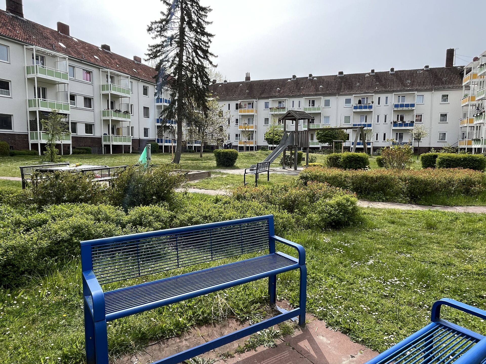 Innenhof Schulze-Delizsch- / Lützekenstraße mit Bänken